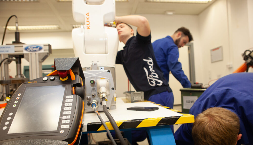 01589_Centro Formacion FORD